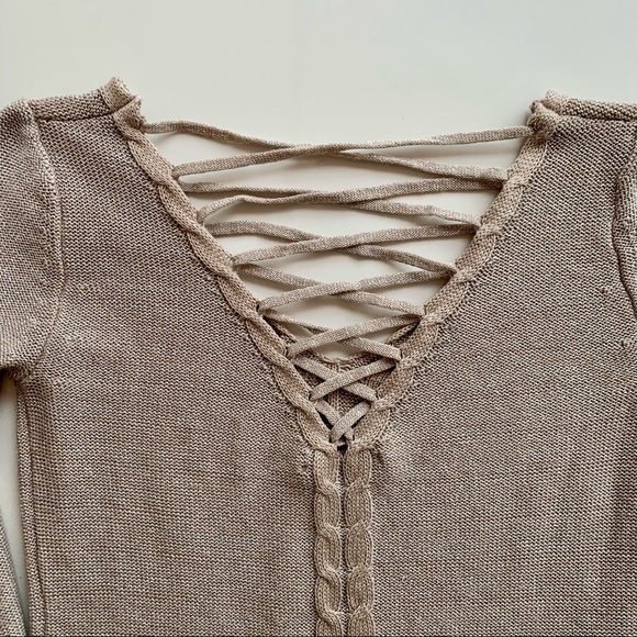 BELLDINI Criss Cross Back Long Sleeve Sweater Top. Taupe Small - Picture 3 of 12